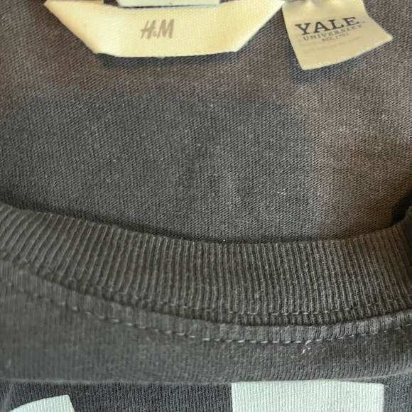 H&M Oversized Yale Tee - Picture 4 of 4